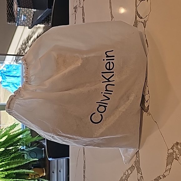 CALVIN KLEIN PURSE - Picture 6 of 6